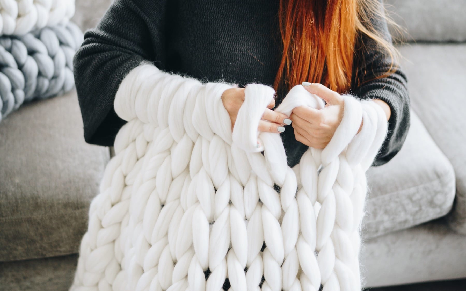 arm knitting chunky blanket white